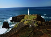 雷火电竞简介-末节魔术师，德布劳内主宰雷恩与里昂的巅峰对决