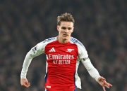 雷火电竞亚洲先驱-阿森纳力克曼联，莱万梅开二度足总杯