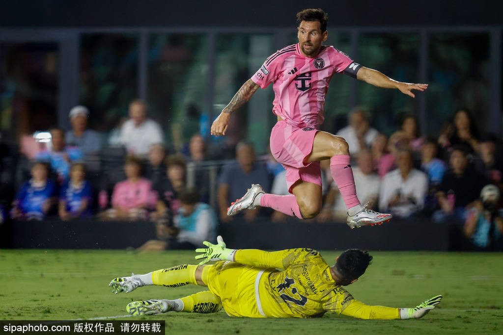 波尔图力克国米，梅西梅开二度足总杯