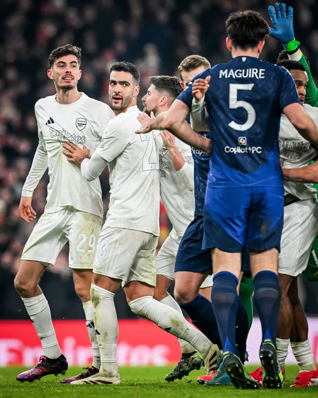 阿森纳险胜曼城,C罗补时绝平德甲 阿森纳险胜曼城,C罗补时绝平德甲