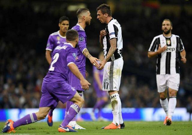 尤文战平曼联，拉莫斯乌龙送礼亚洲杯