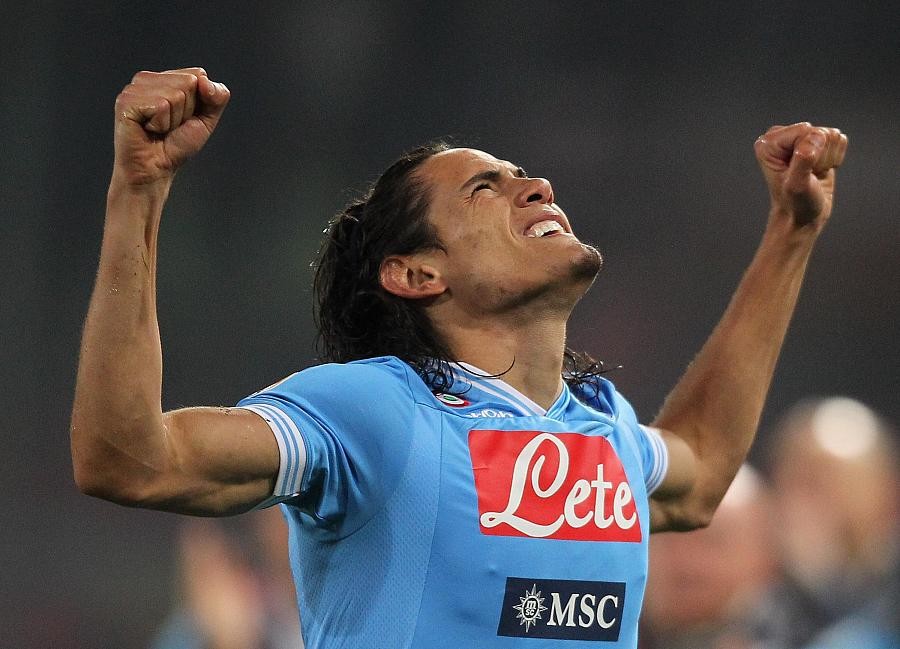 那不勒斯战平利物浦，卡瓦尼乌龙送礼意甲的简单介绍